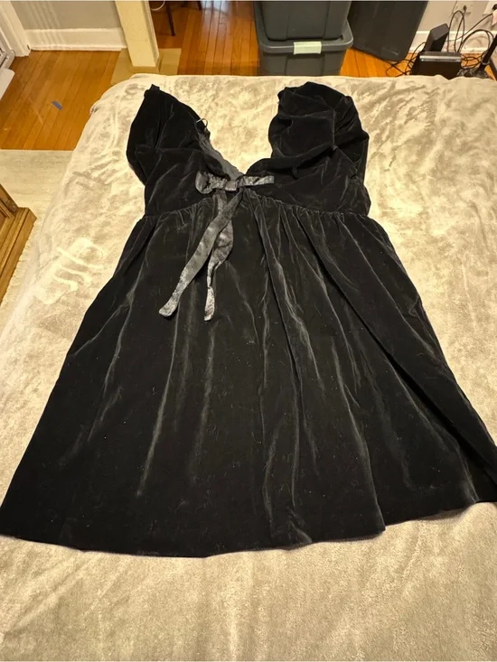 anthropologie black velvet bow dress Maeve Bow Velvet Mini Dress